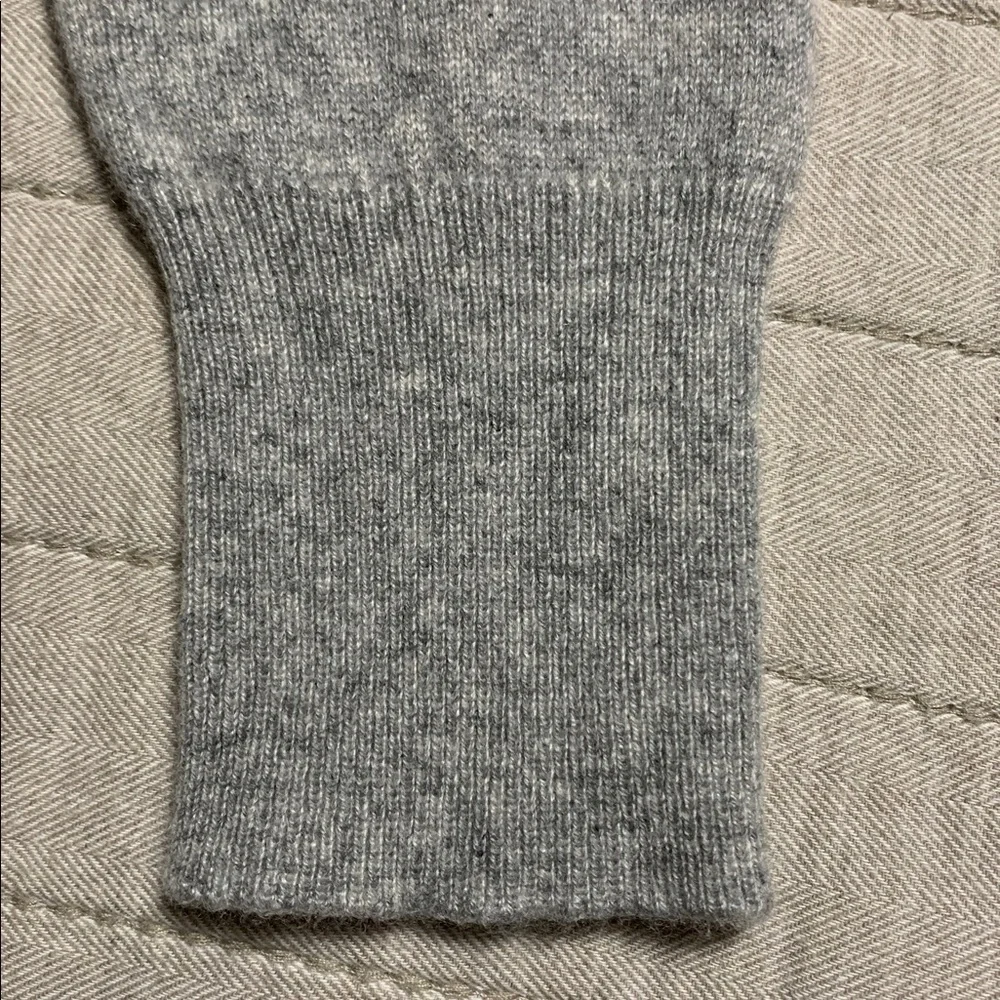 J.Crew Women’s Classic Gray Medium Crewneck Cashmere Long Sleeve Sweater